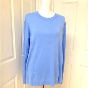 NWOT - Isaac Mizrahi Pullover Ribbed Crew Neckline With Princess Seams.